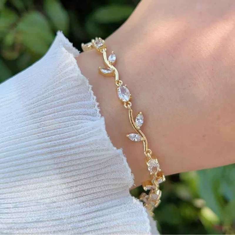 Tulip Bracelet – Premium Quality Steel Elegant Bracelet for Women l Green